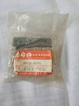 69130-45001 Suzuki Nos Oem 1978-81 Gs1000e/g/gl/s Rear Brake Pads 69130-45001 Suzuki Nos Oem 1978-81 Gs1000e/g/gl/s Rear Brake Pads
